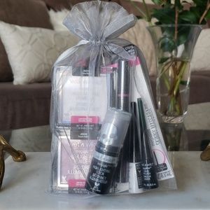 Wet n Wild Goth O Graphic Lot